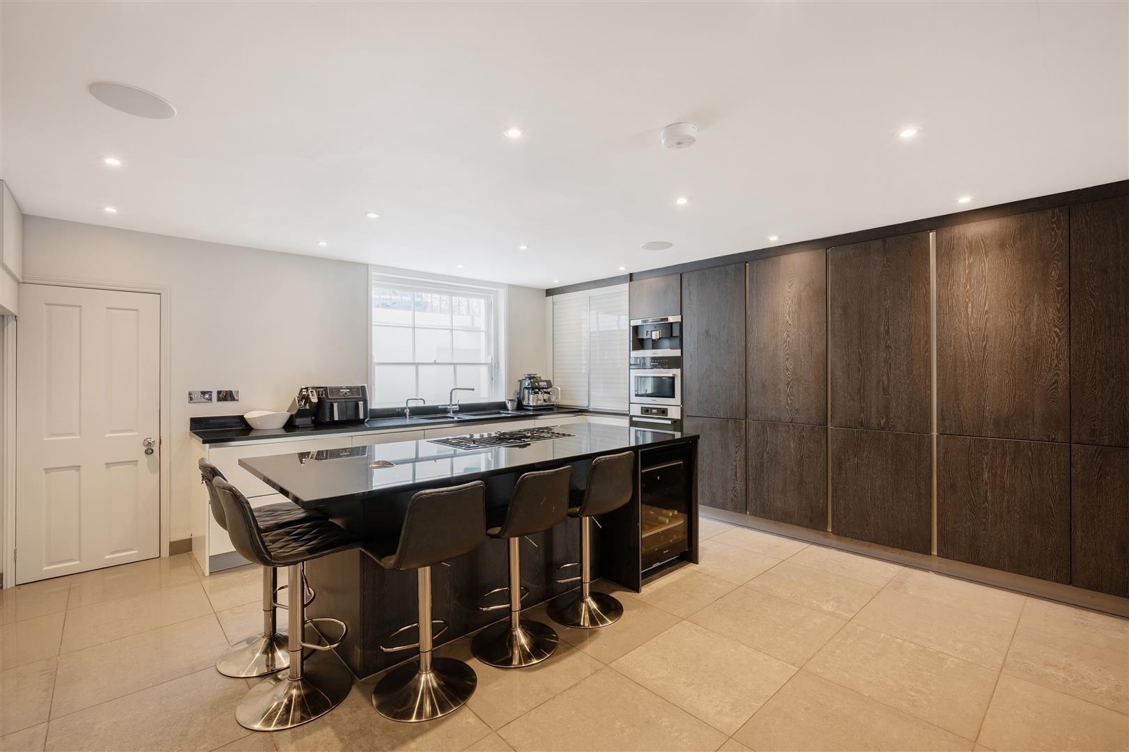 Property Image b210d380-7cc1-4f80-8344-6febc645a8f7