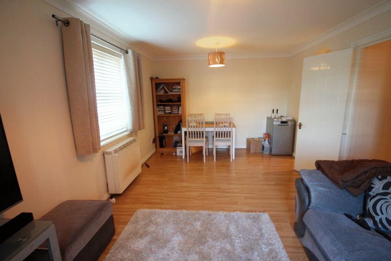 Property Image b2126a30-0c8a-40c8-9e35-e154679437eb