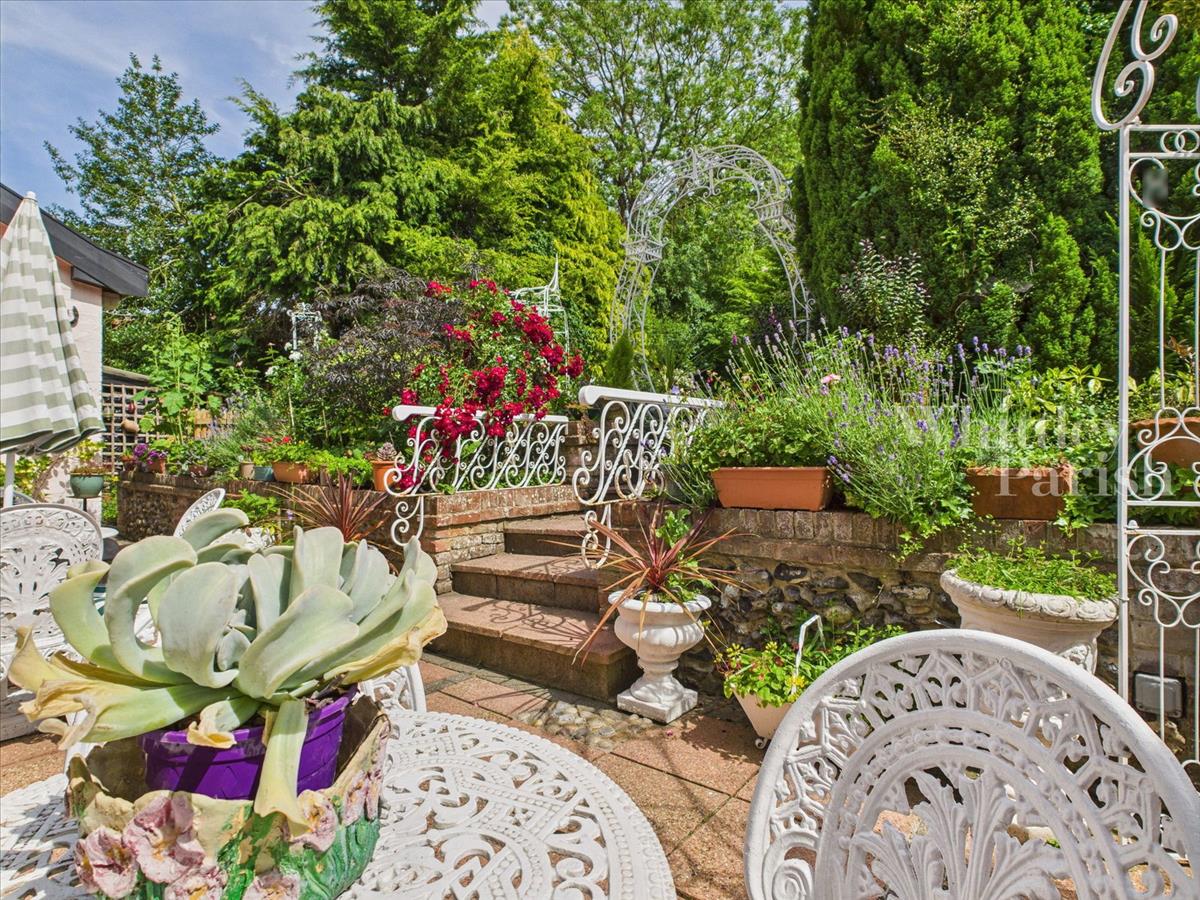 Property Image b21744e6-73e1-4ef1-b85a-5cca5c6b10b6