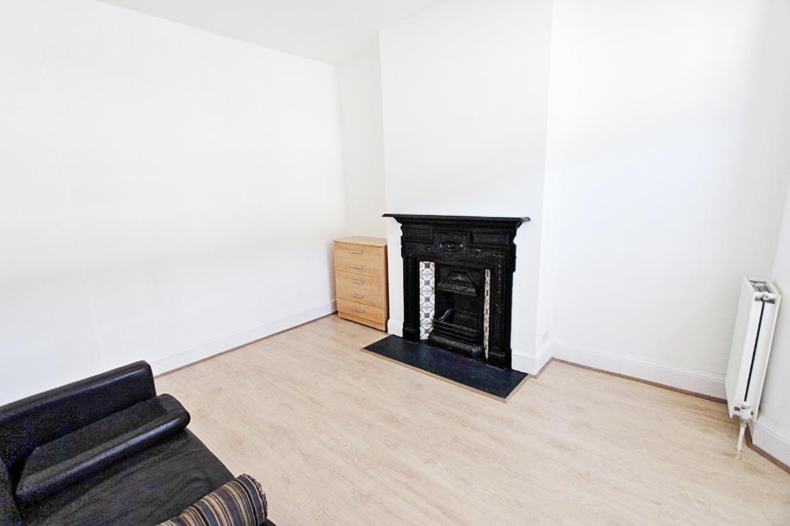 Property Image b233fee1-2939-43d0-86f3-4f93d3bbc16b