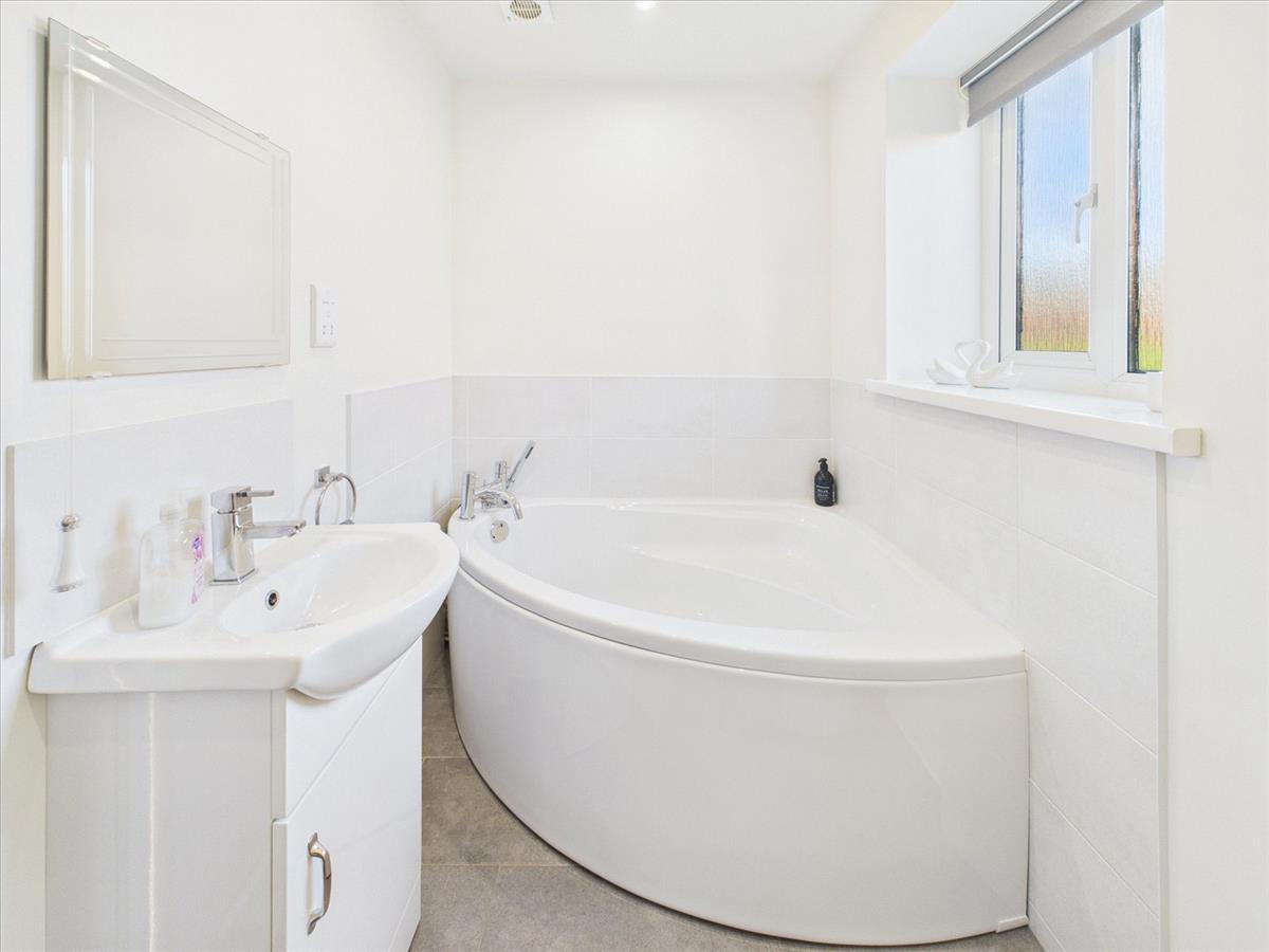 Property Image b2abd392-0e03-49f7-81b2-4e936efe430f