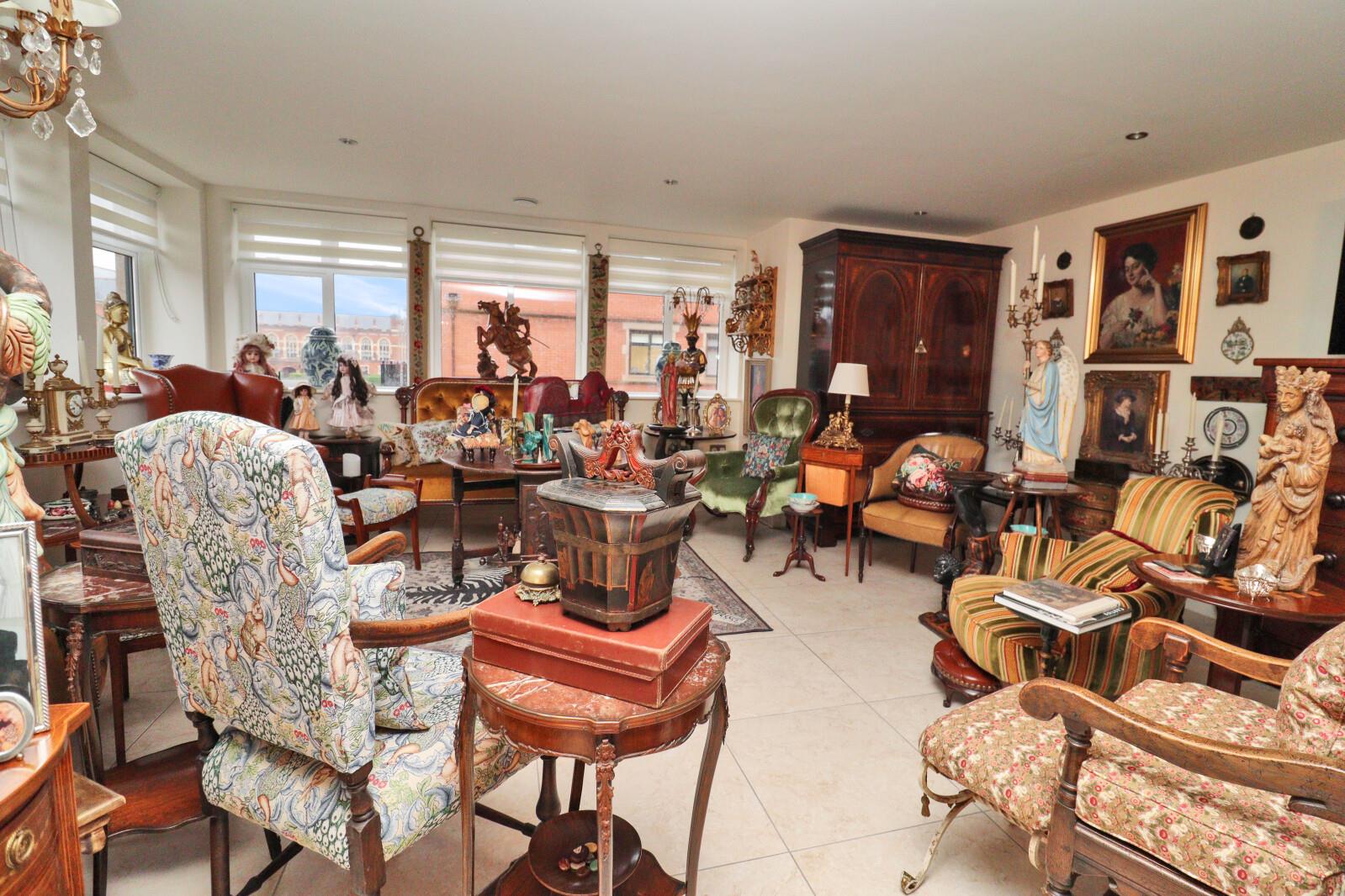 Property Image b313d399-d381-442b-ab51-a98b77999bf1