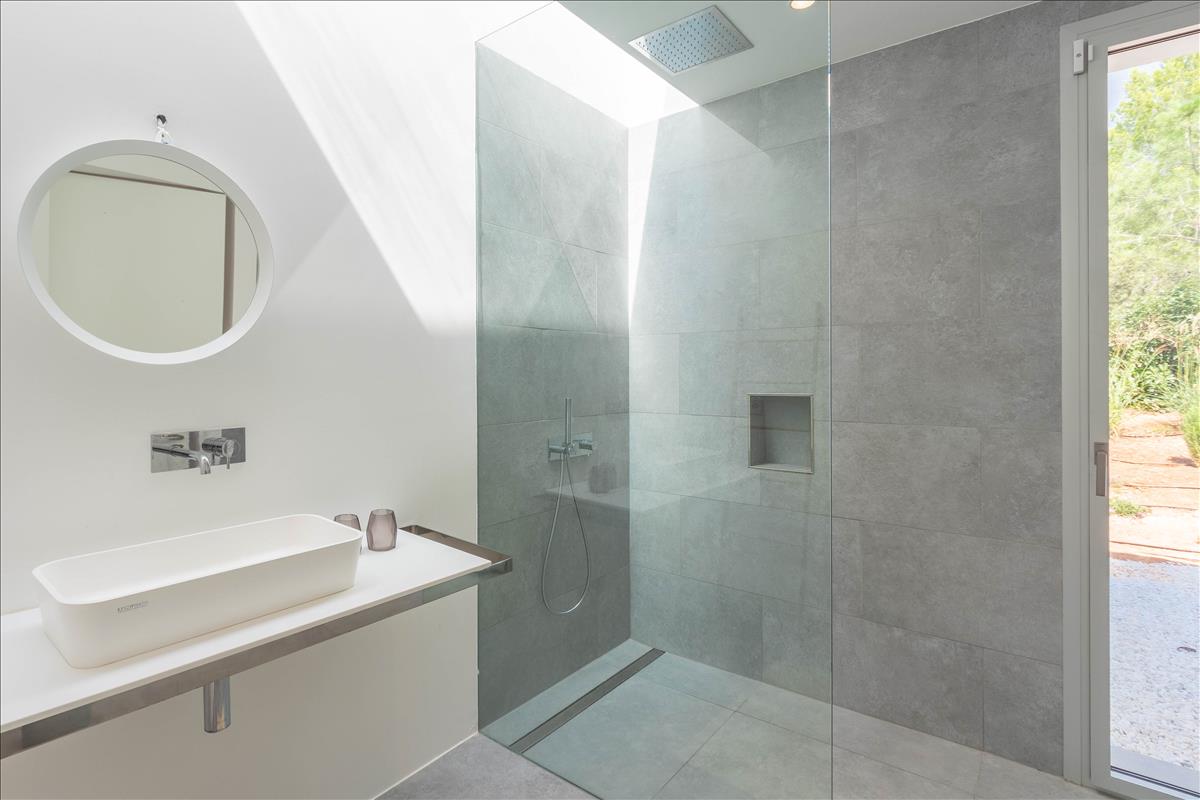 Property Image b321efb3-45ae-40f4-8a26-9a058cefd818