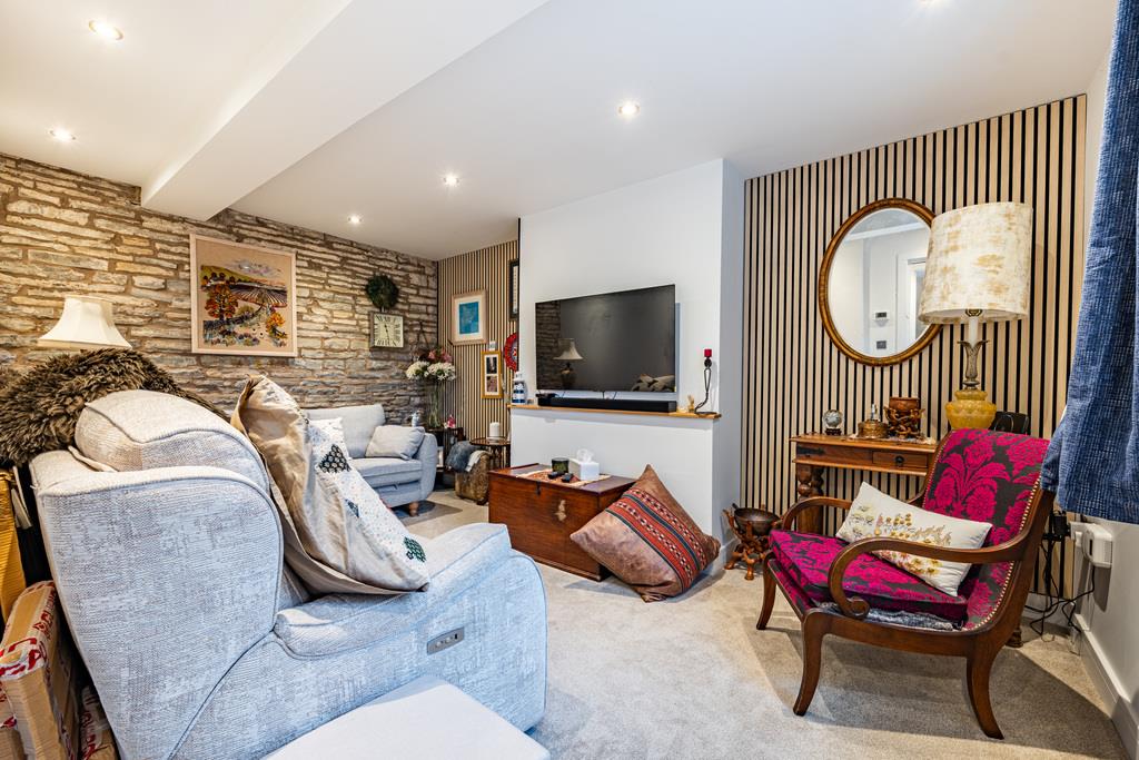Property Image b3242940-0700-44d6-81b6-0a923f235ec5