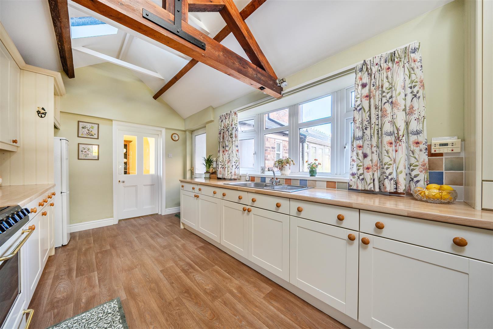 Property Image b3374d10-1f7e-48b9-bb4f-d553ba574005