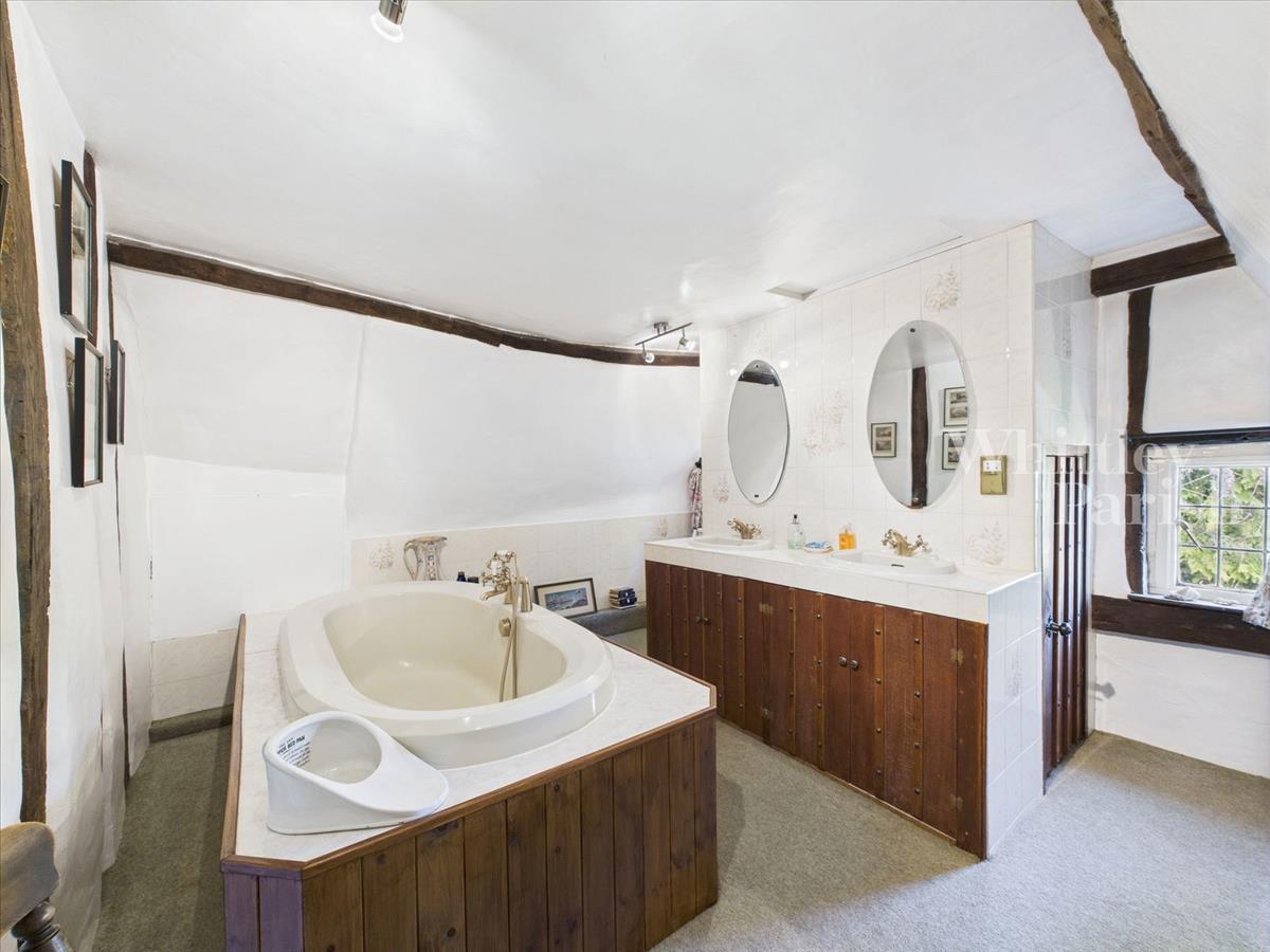 Property Image b3579a84-417d-41a2-b46c-f1cf89b2c10d