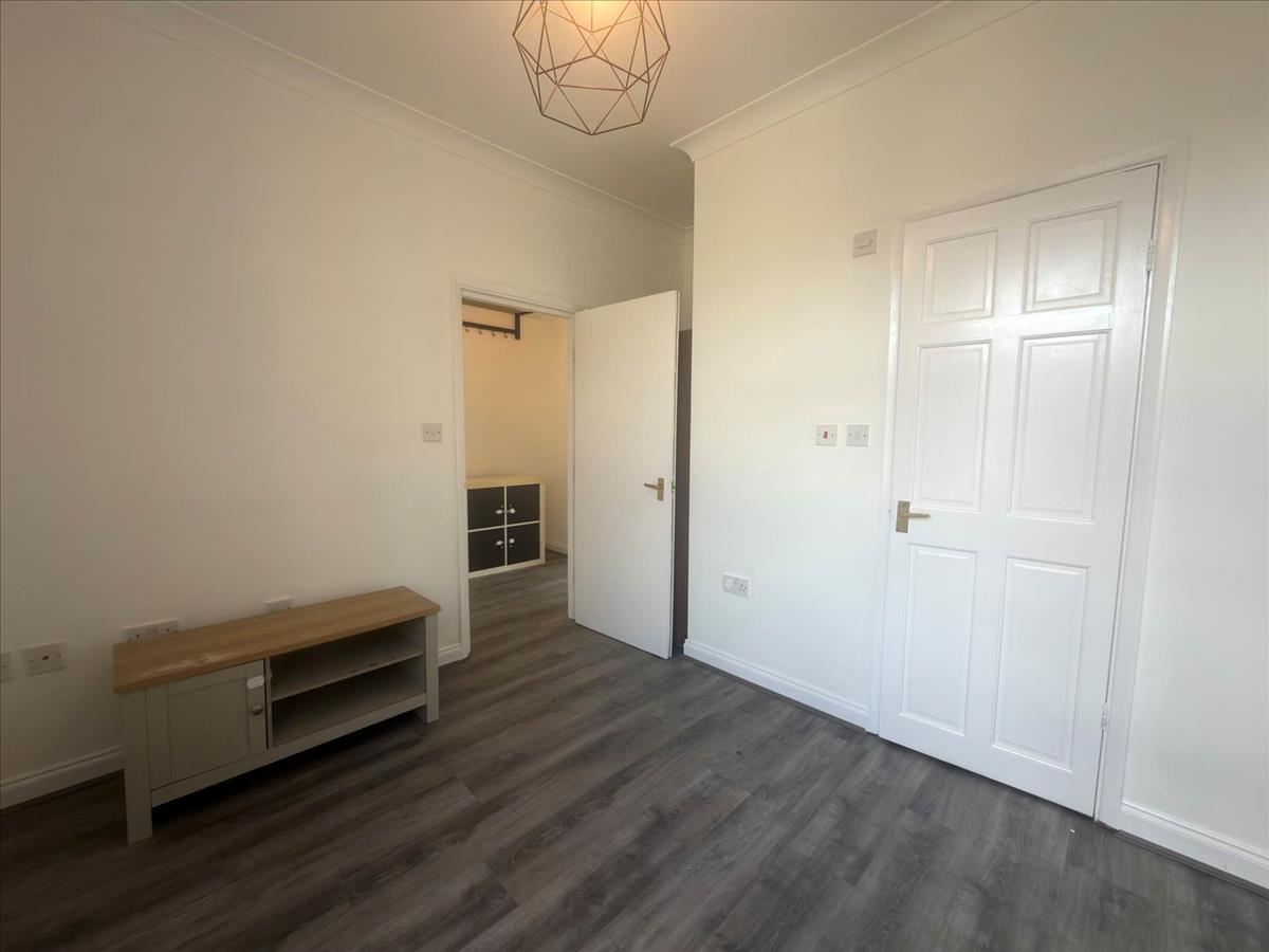 Property Image b374d286-7d76-4e10-b51e-56c958d7d7eb