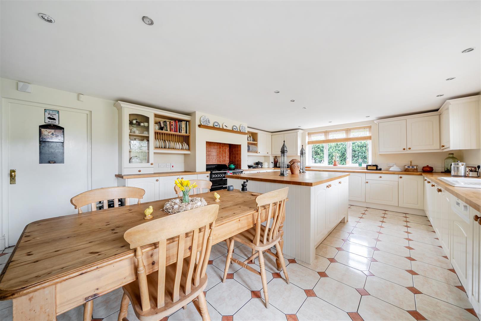 Property Image b381b318-df28-4d70-ad95-ed20c442c390