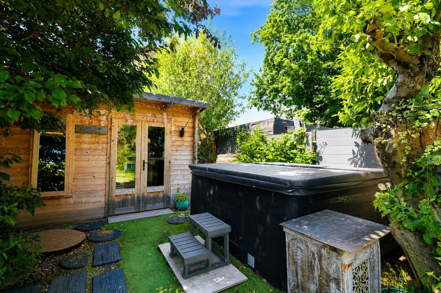 Property Image b3855d78-ae95-4316-8005-c032983bd76a