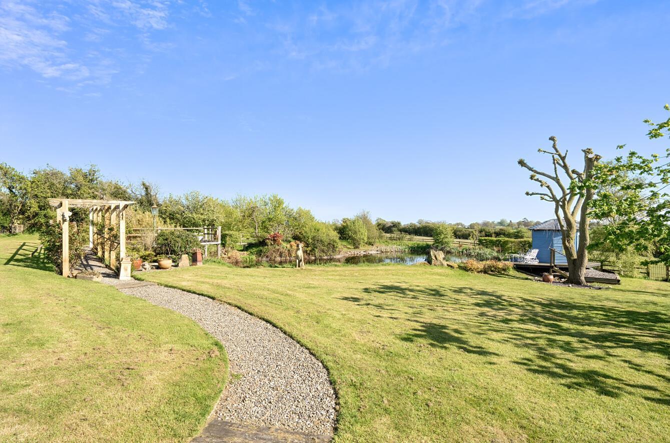 Property Image b387e50d-d86f-43f0-82ce-96cdebb96508