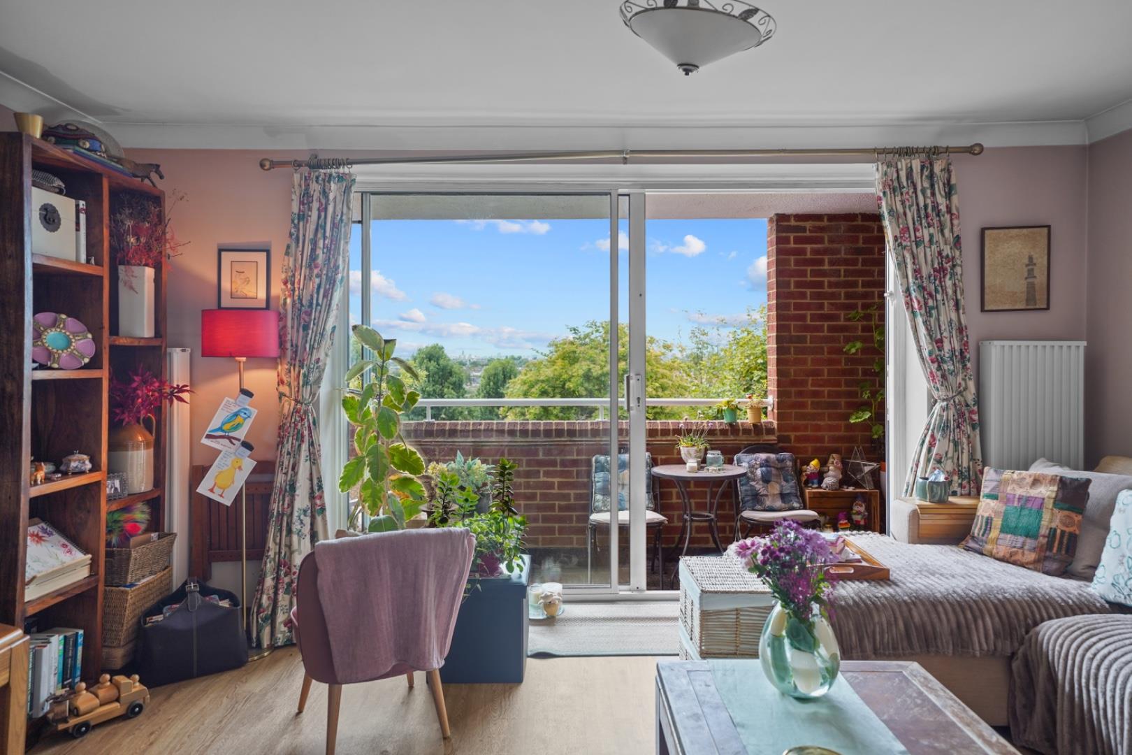 Property Image b38b86e5-c762-4a8c-b3e7-d731311c6684