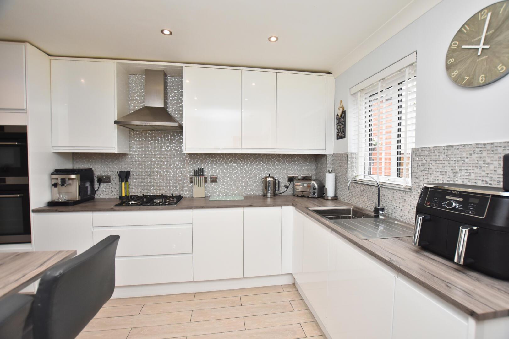 Property Image b3c27cd2-5a3e-477b-a6dc-92e5e26d9faf