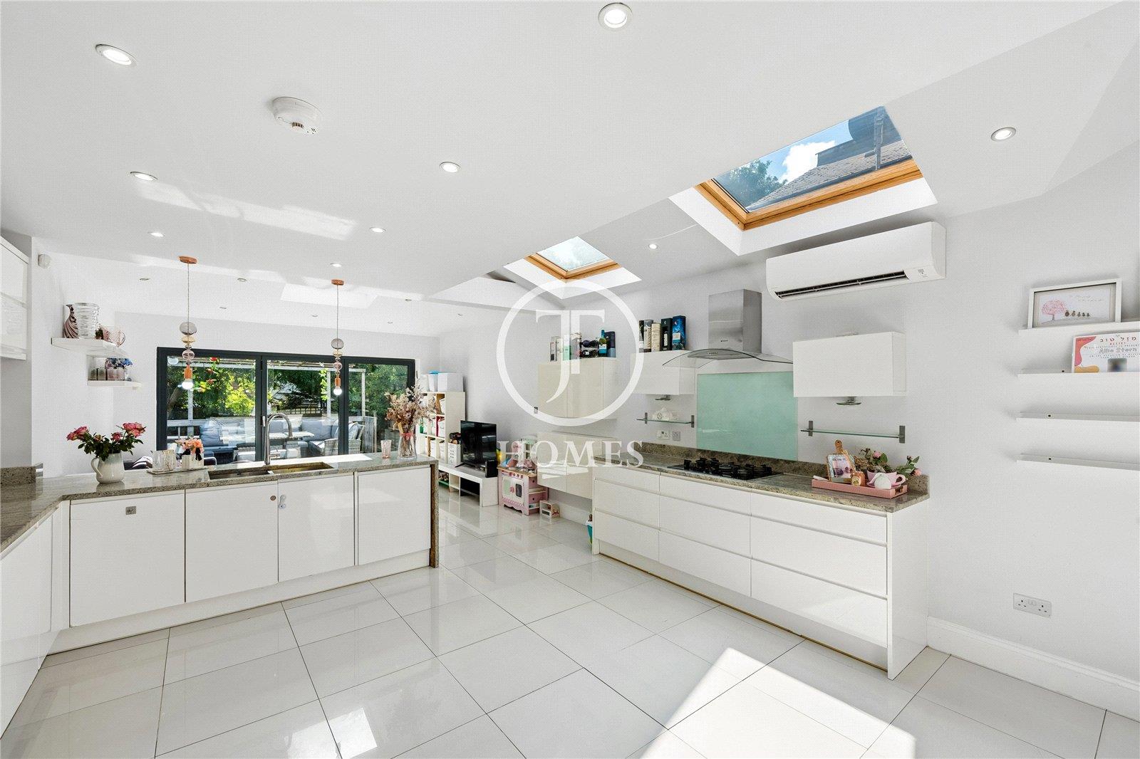 Property Image b3c6dfbf-bdf1-4b42-9528-ee372a8f4ac3