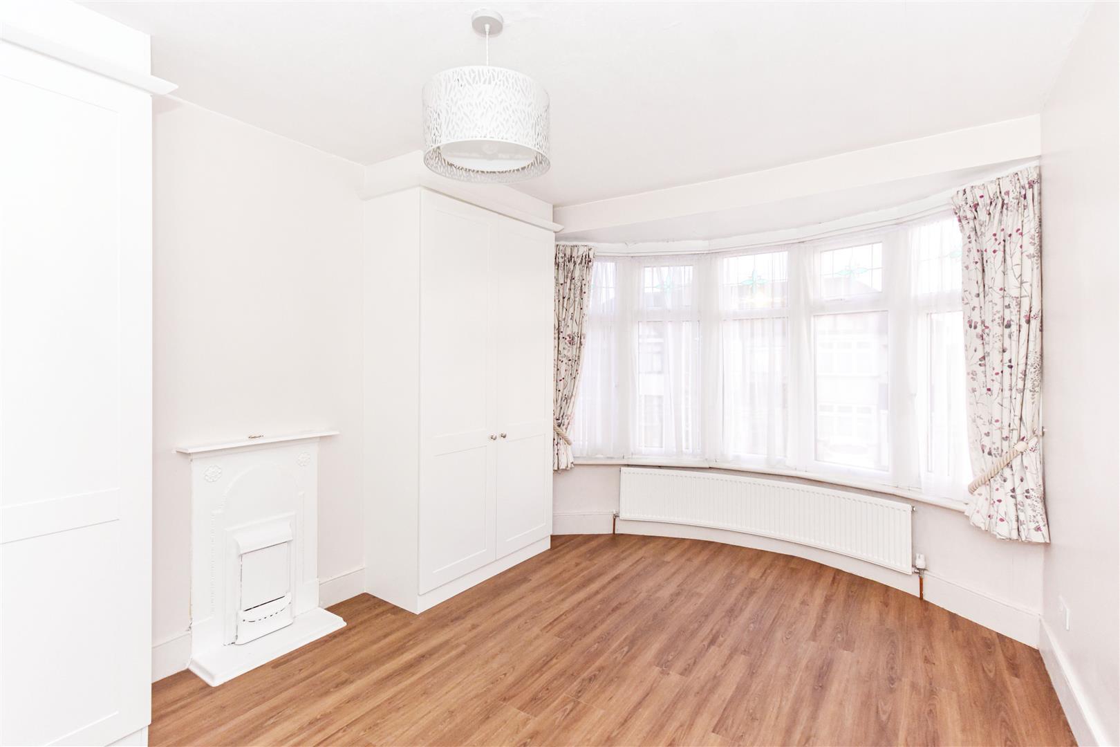 Property Image b40c32b0-2f6c-4bce-905b-93f94d740e52