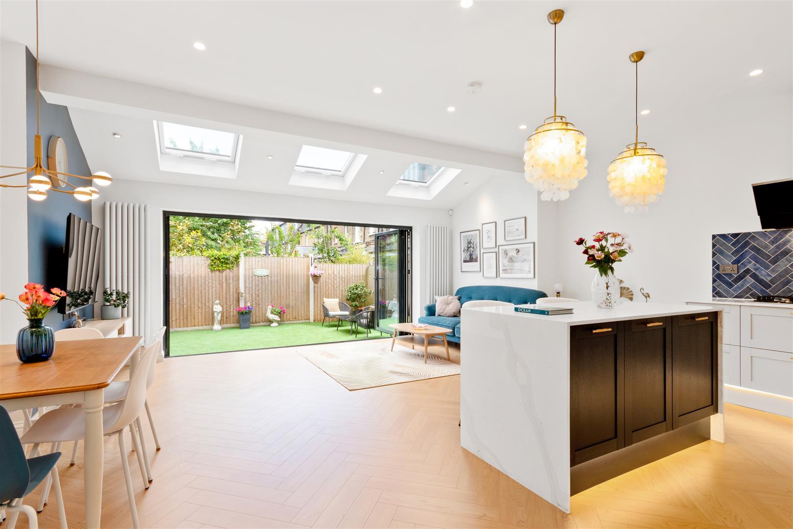 Property Image b43bd394-a588-4d8b-a2aa-6693f5863ebd