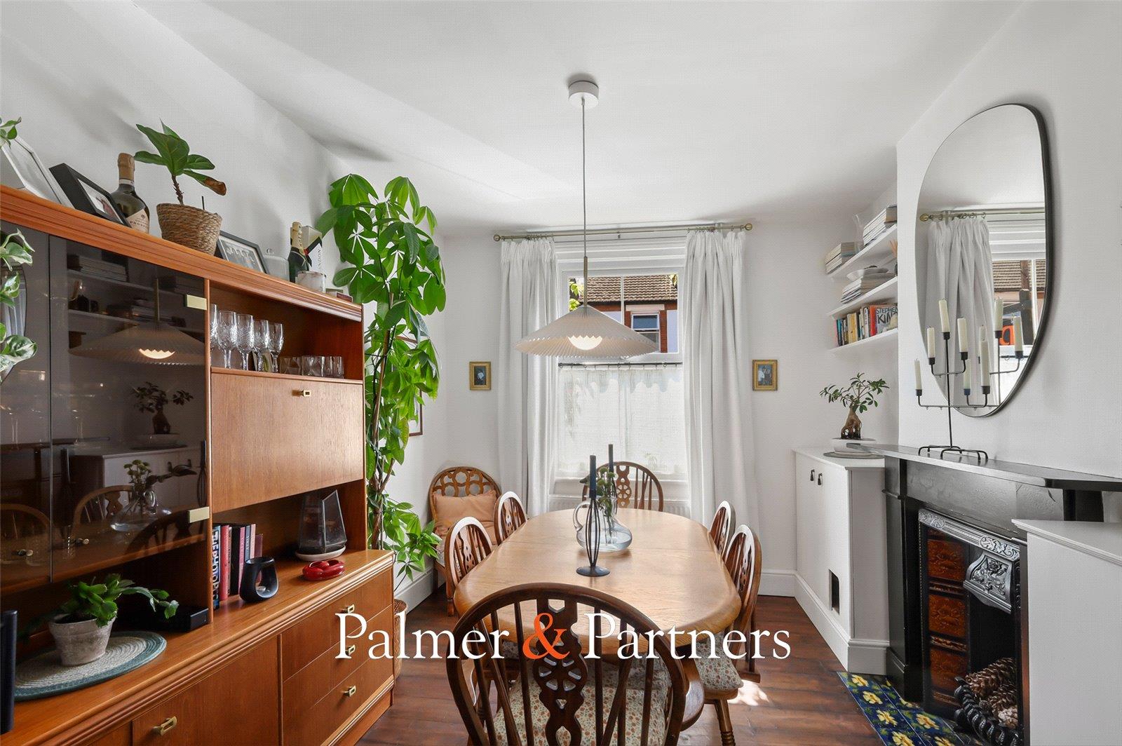 Property Image b43d4c1b-4aac-420f-8eef-6f89c613ec73