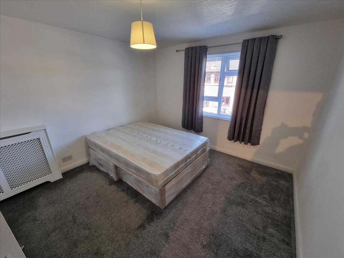 Property Image b44d850a-ec78-4963-9d2e-342204a8c0ec