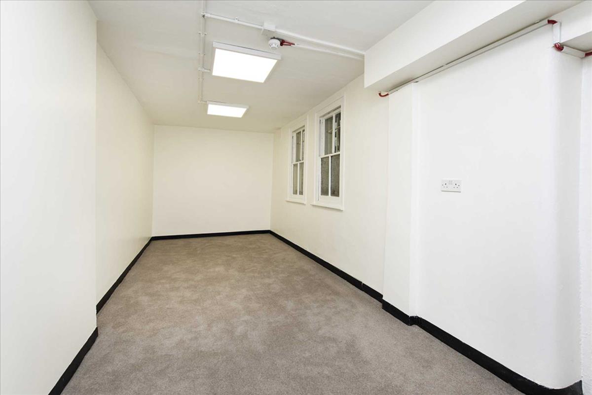 Property Image b4550cdd-8c45-4ca8-8cf5-b66f4b050edb