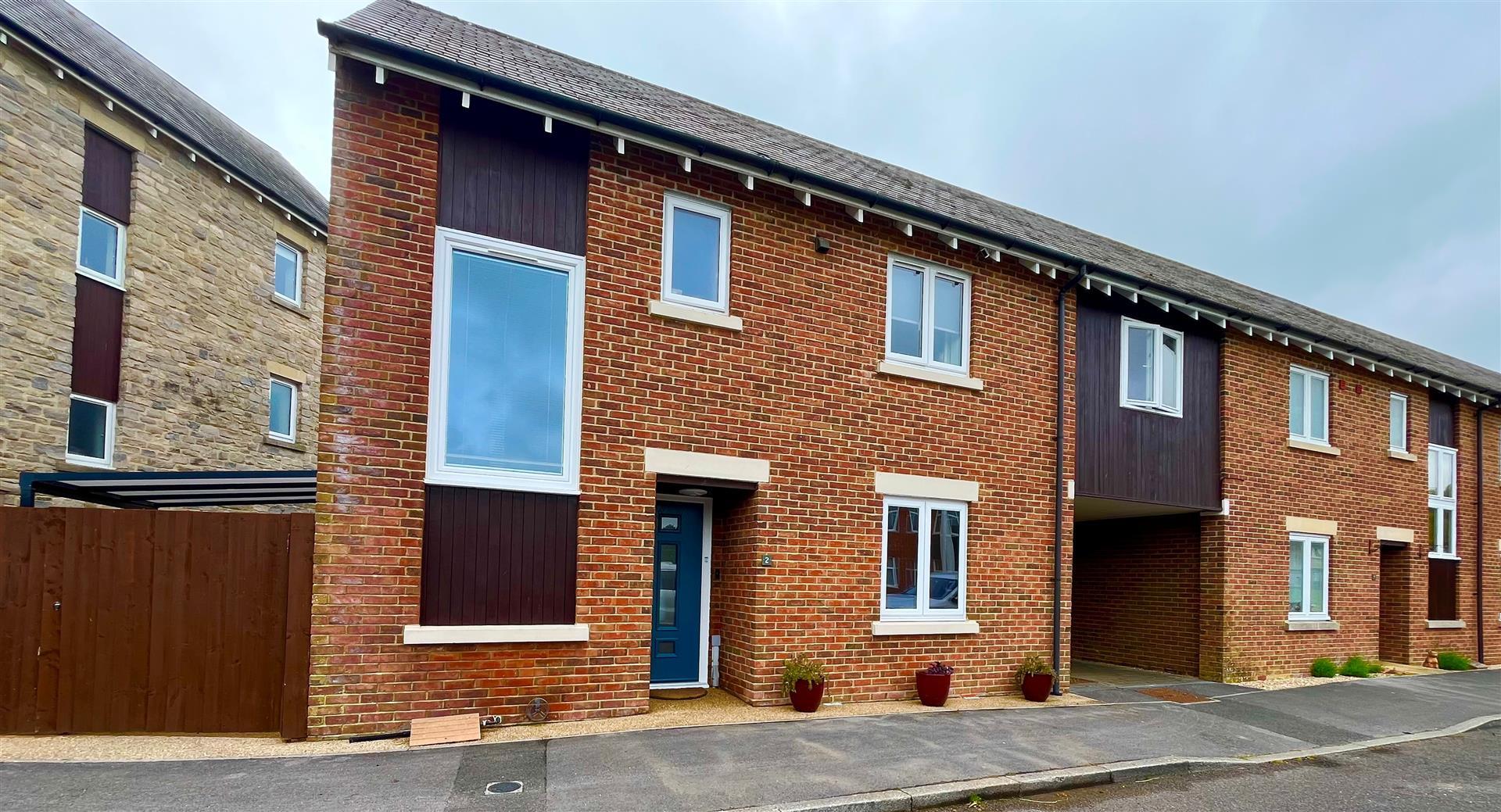 Property Image b4672de9-f26d-48d3-90a8-178446ecb1b4