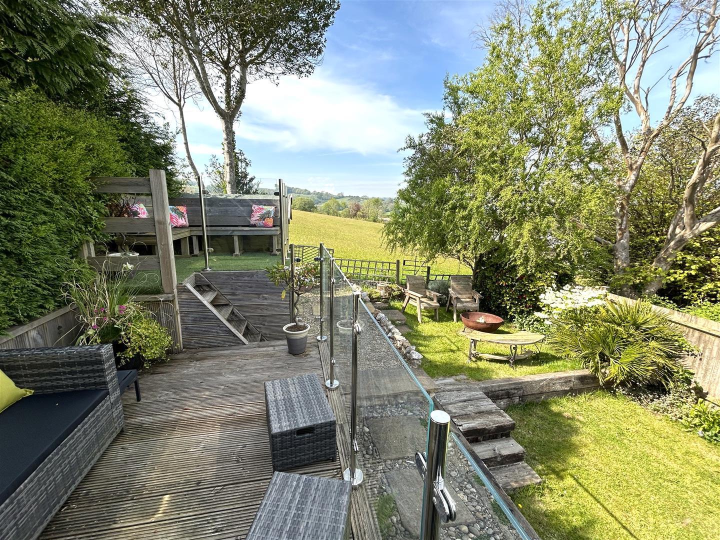 Property Image b481b235-b1ce-4b06-8459-0afbd753ee82