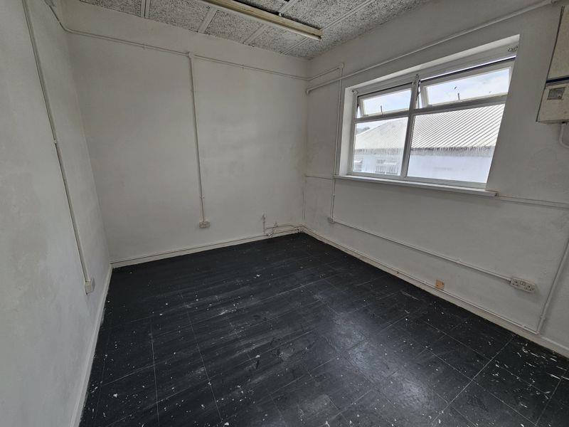 Property Image b4869971-3fa9-483a-bb85-4b69b63503e5