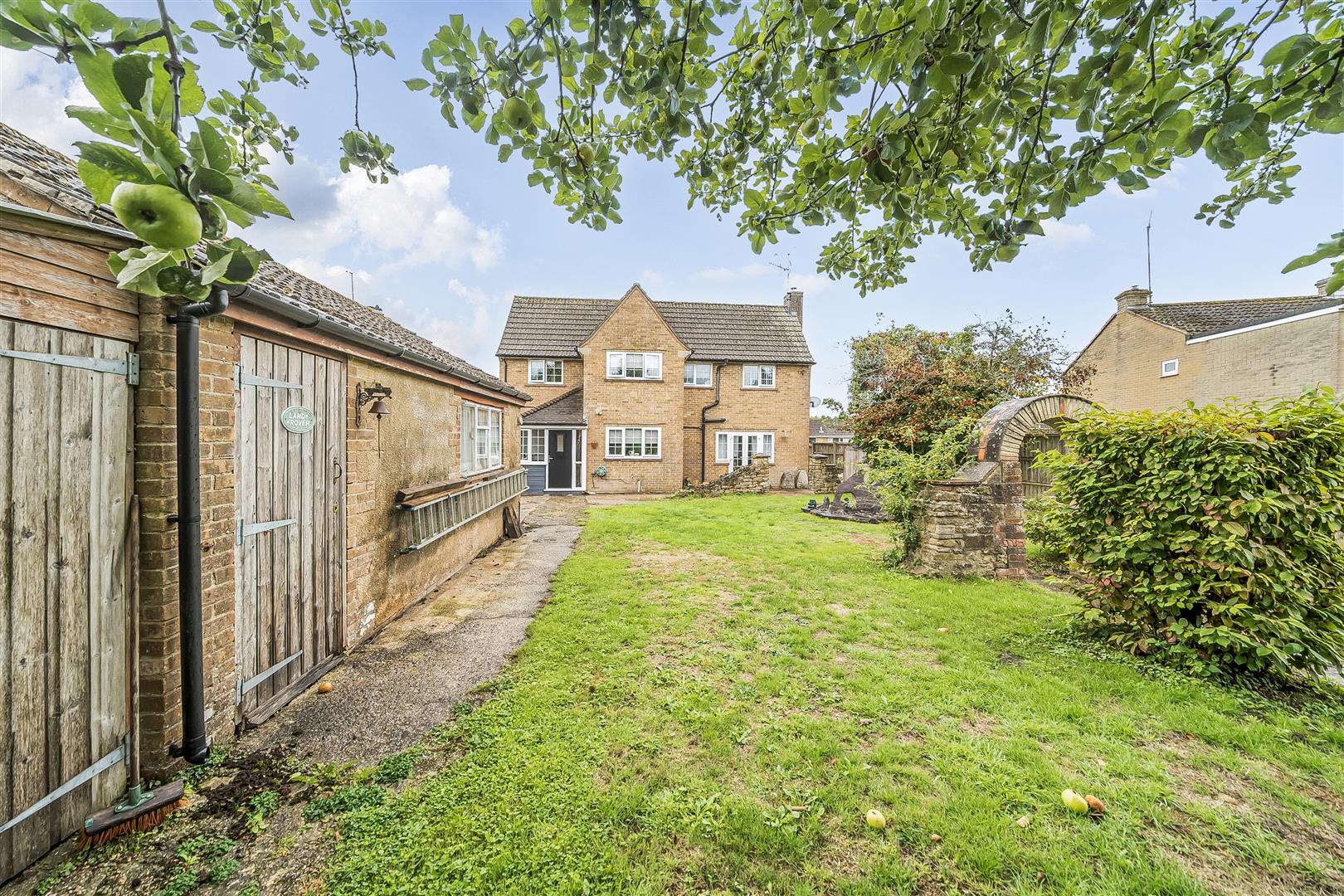 Property Image b48d51b9-fbd2-494b-898e-0a4f97b3b926