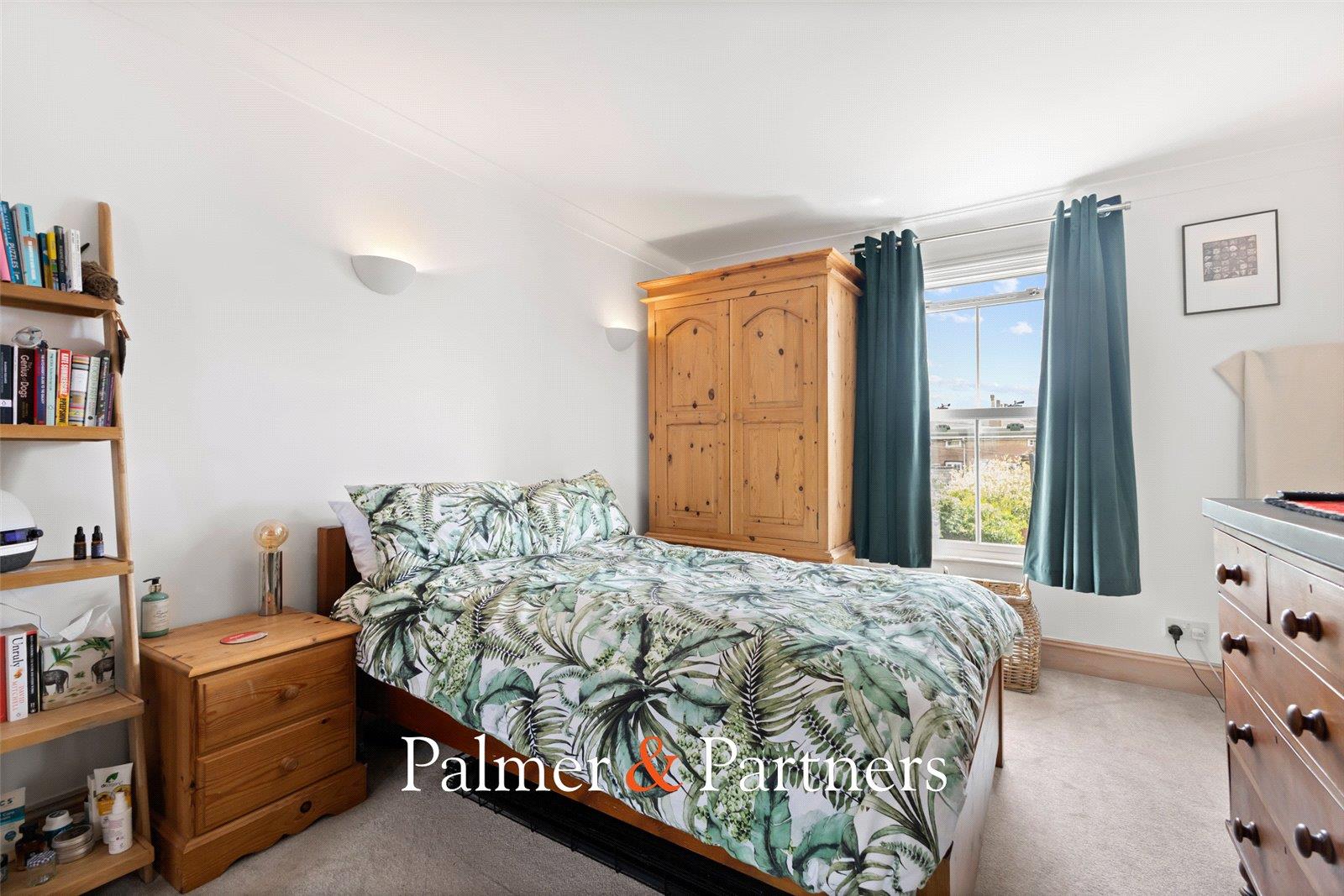 Property Image b48f81a3-3f57-414d-bdc7-01ecf104d778