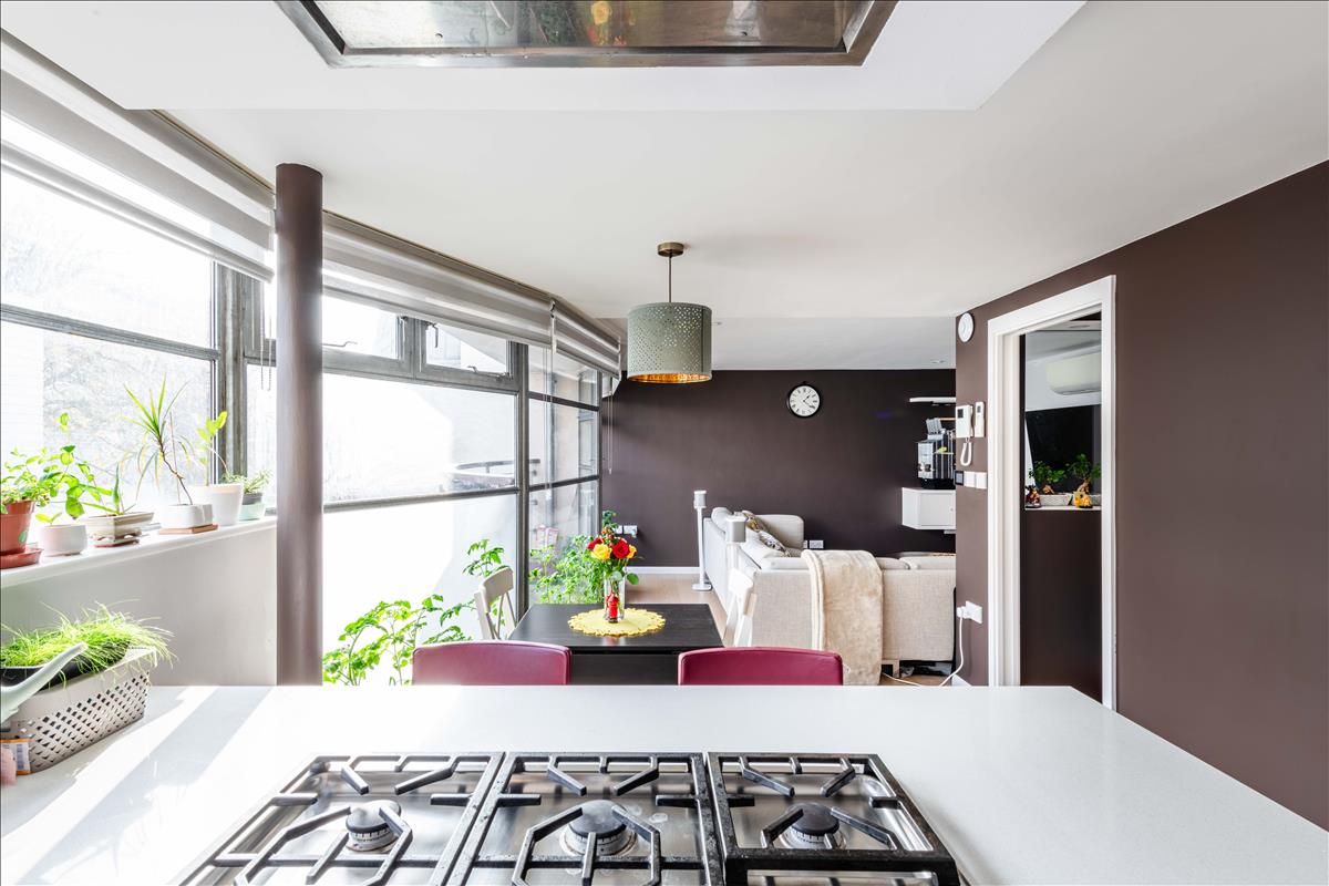 Mews house, triplex apartment for sale, Angel, N1
