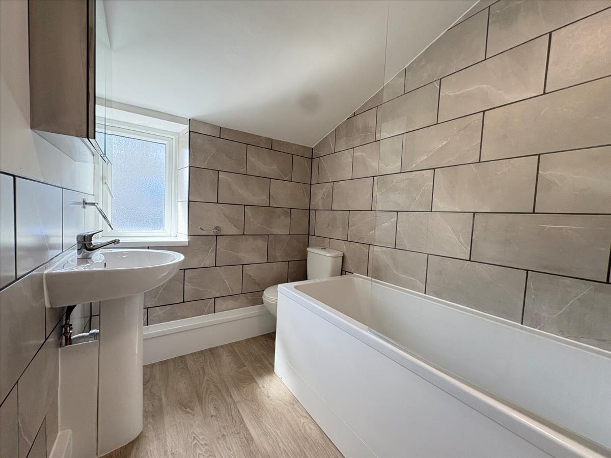 Property Image b49c750b-ea8b-48ae-83a6-35e5cc95c871