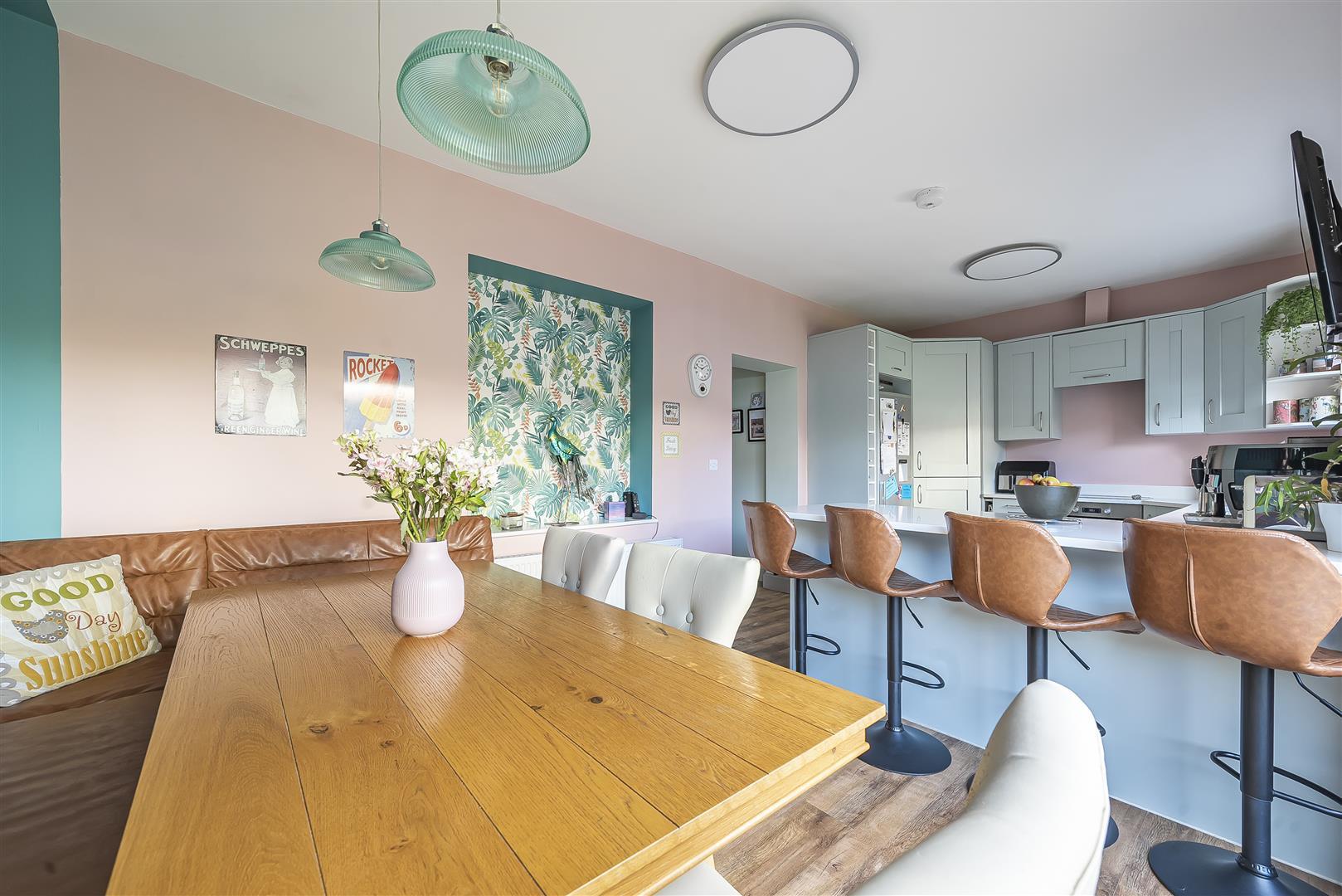 Property Image b49db483-7b1f-44a7-a770-c915b3a34732