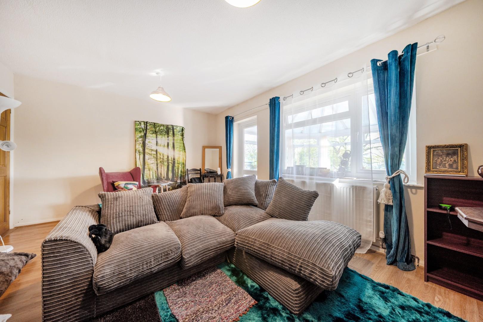 Property Image b49f95d0-289c-4e58-b9ce-87e9f1edeb4c