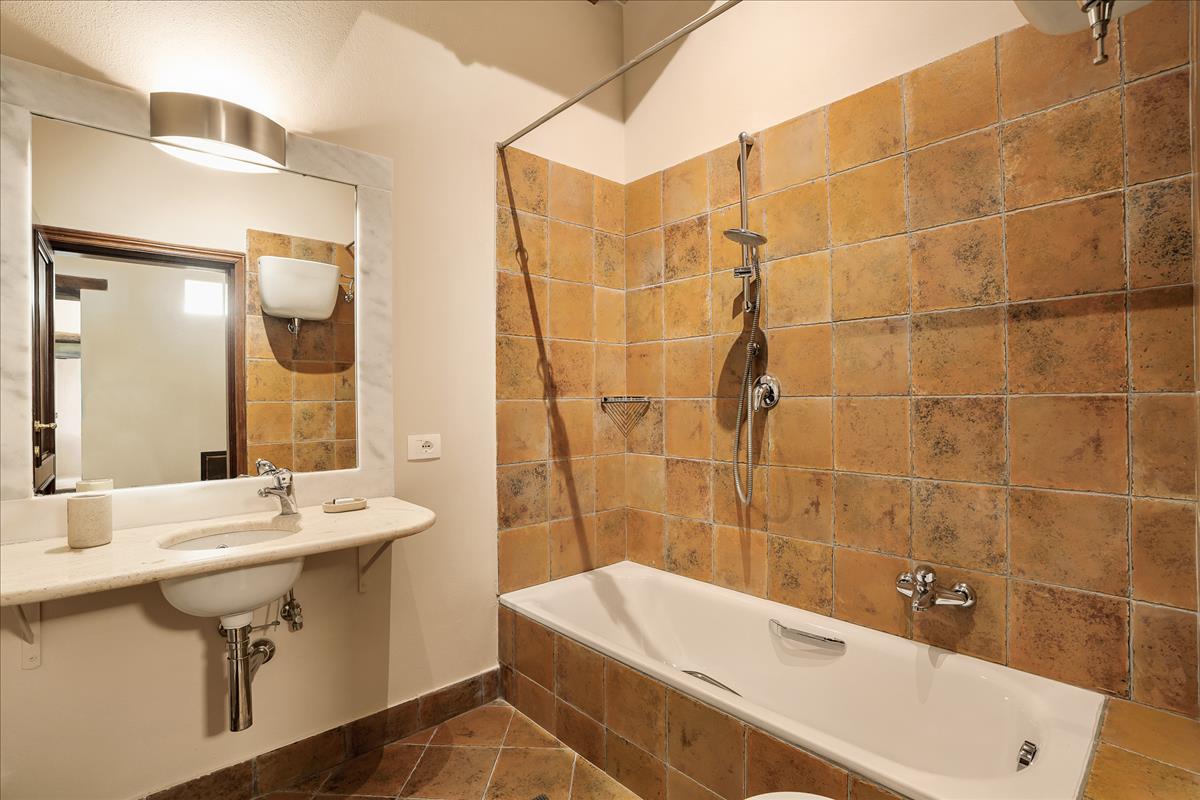 Property Image b4aa67ce-a825-4ef5-bfd7-ed8db365caf0