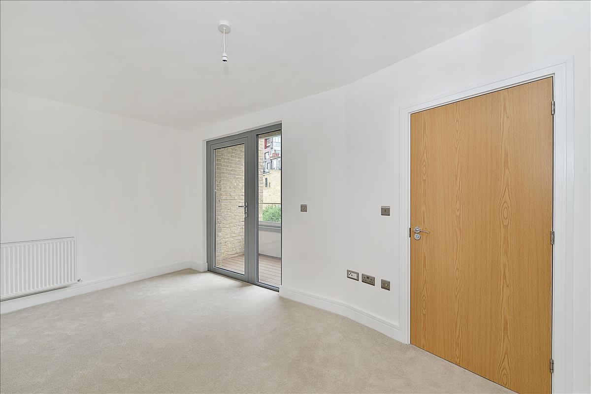 Modern three bedroom apartment available for long let in the heart of Dalston
