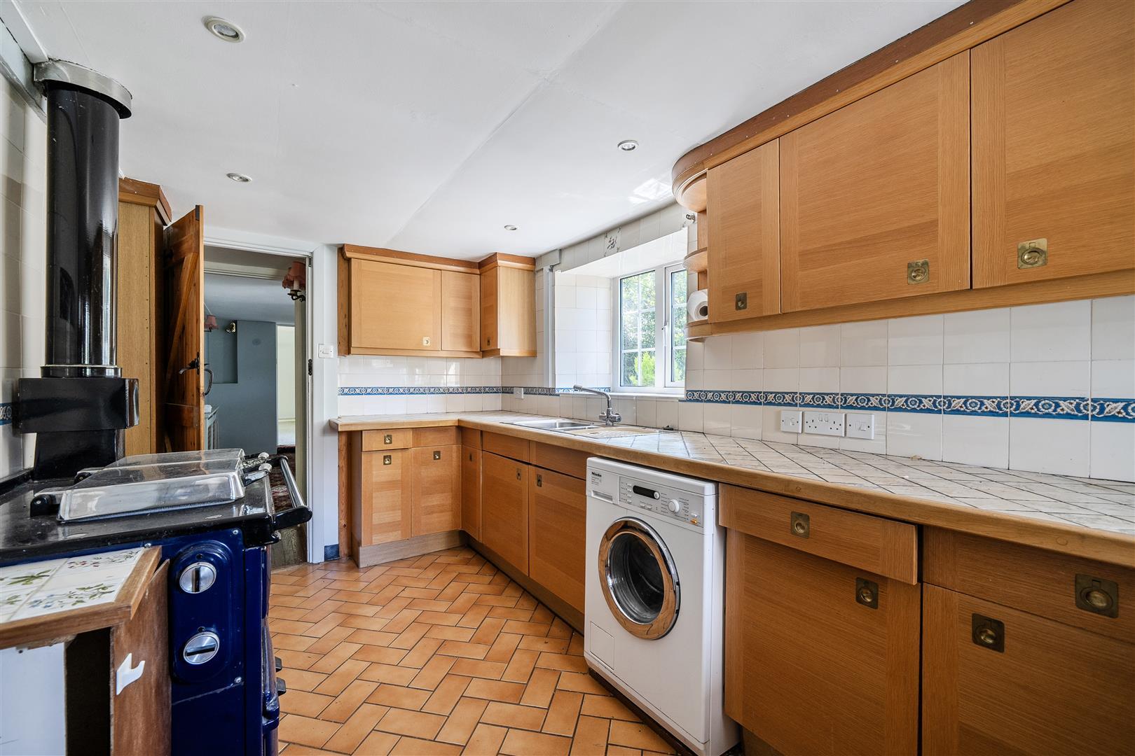 Property Image b4b79a90-aa2b-4e85-a27d-03579c3e8eff