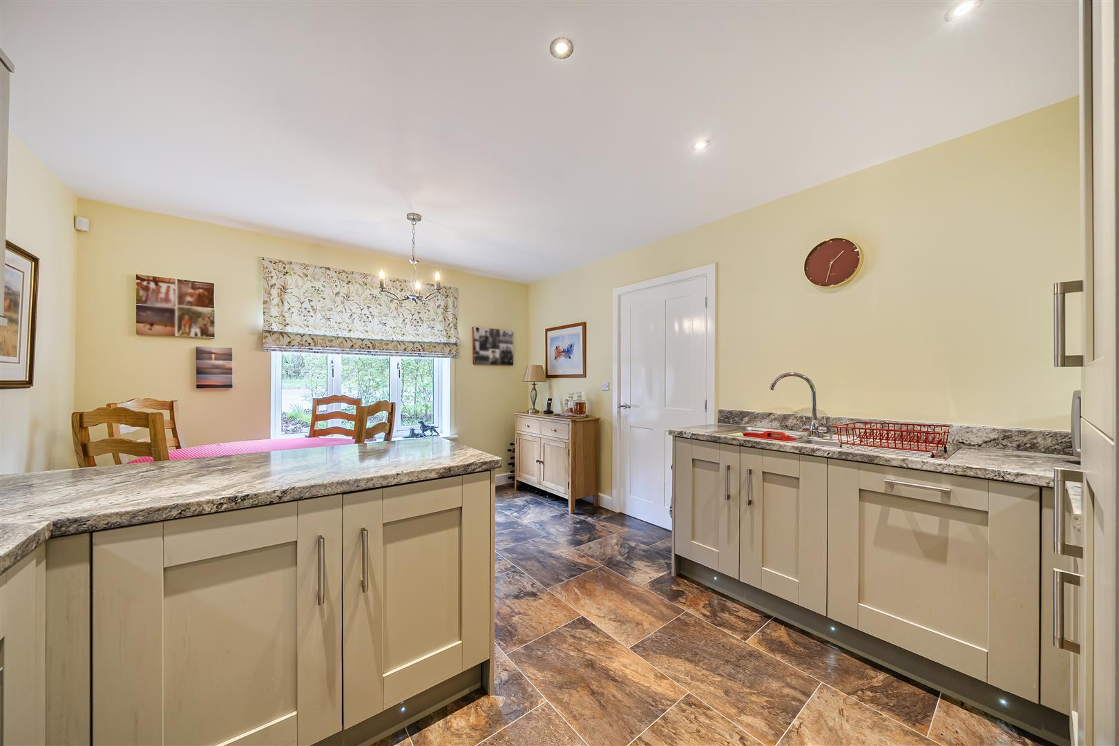 Property Image b4d65201-8cbf-4ae5-a232-a66359d489c0