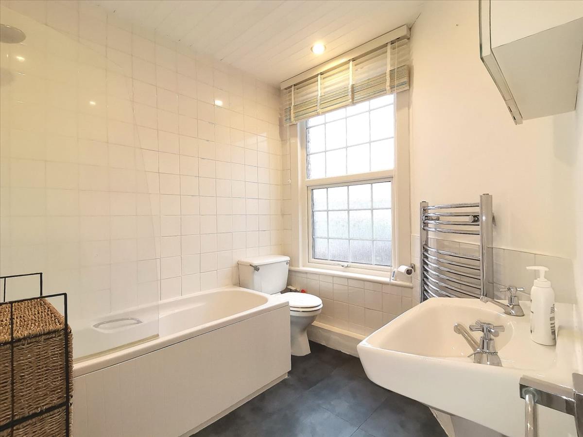 Property Image b4d7c5f6-2f3c-4d8d-871b-6934a6c853ee