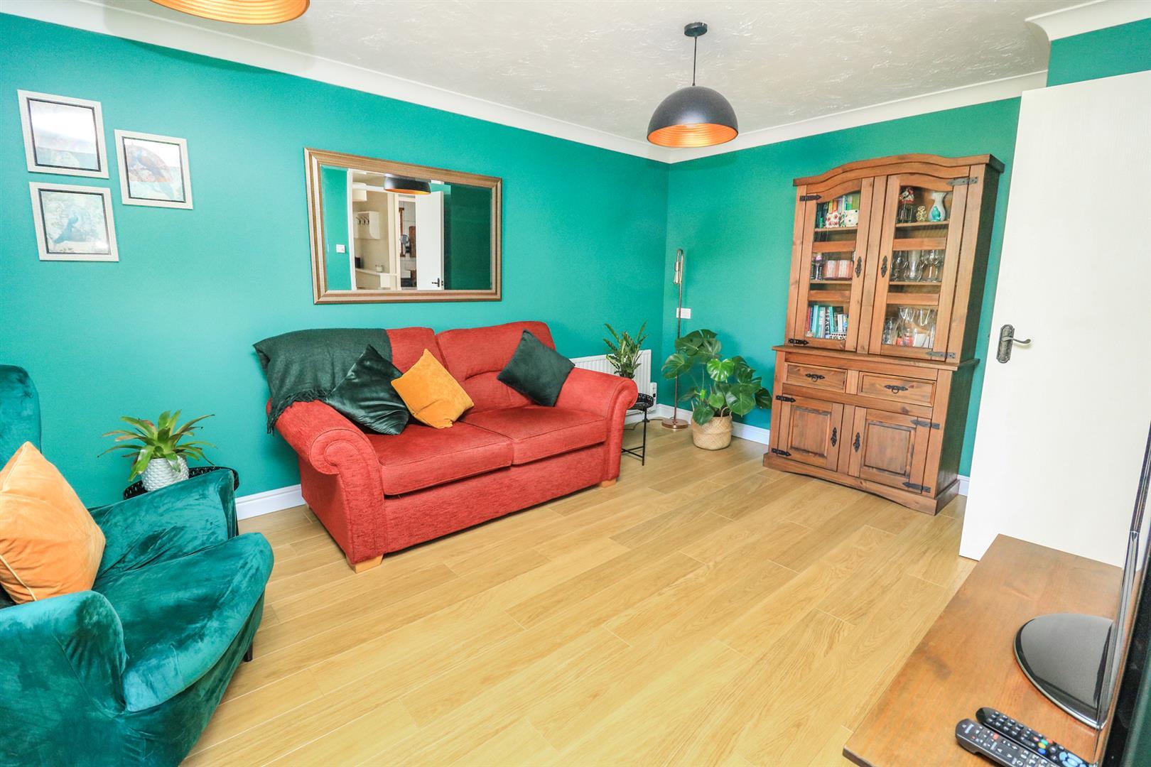 Property Image b4f56099-5453-4d16-83eb-ff5431d11620