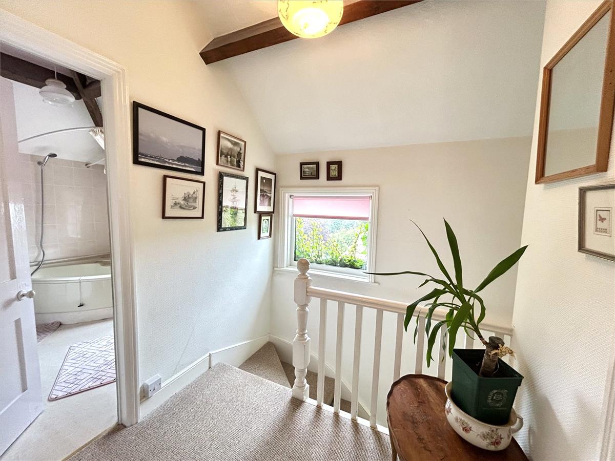 Property Image b5090810-a274-4c59-92b8-cfcc2f53bf94