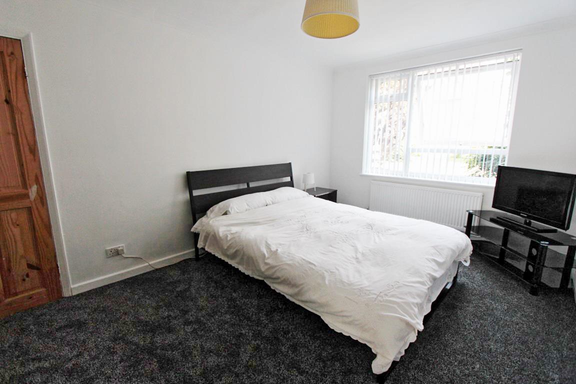 Property Image b52cc5c4-f92a-42ed-89e9-76ac04b9dc8d