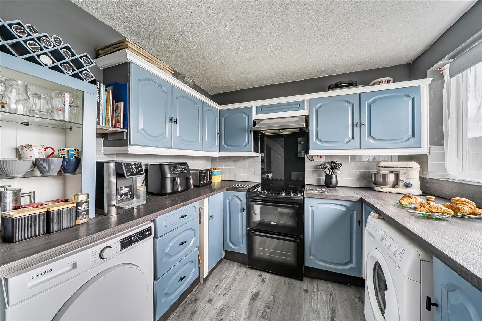 Property Image b545df62-7f1b-4d4a-8c18-9f92506b1804