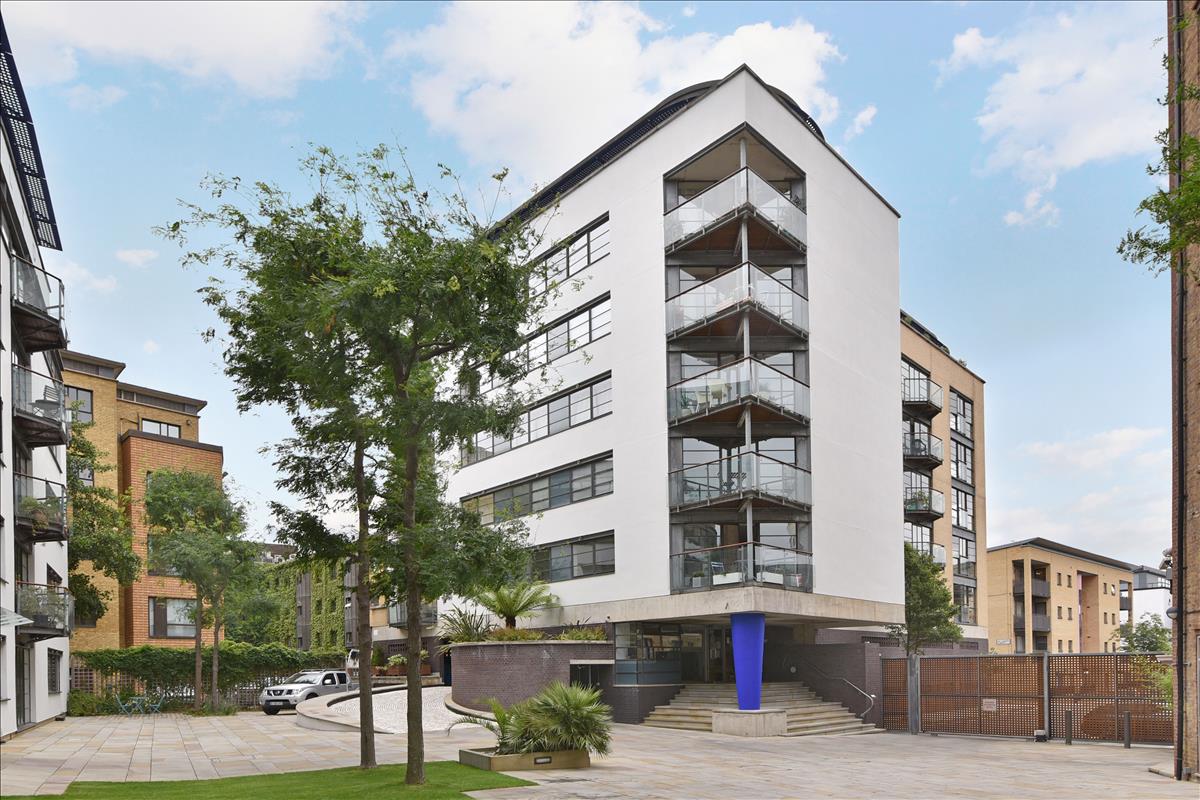 Property Image b54b7fcb-8efe-465a-828c-52990d240a56