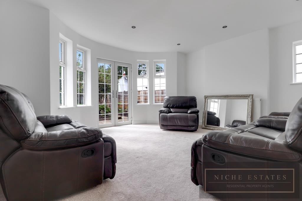 Property Image b56a1328-ed07-4ea8-a90b-2f56056e21d3