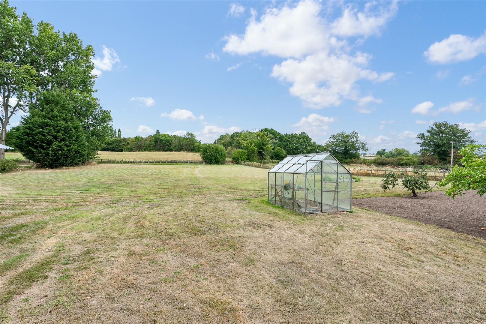 Property Image b56db3d9-008e-4785-b188-c978b406cb6b