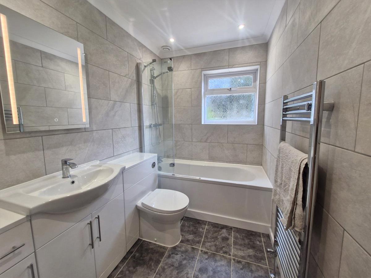 Property Image b576b373-1e28-4c1a-8892-62237a6e7e1a