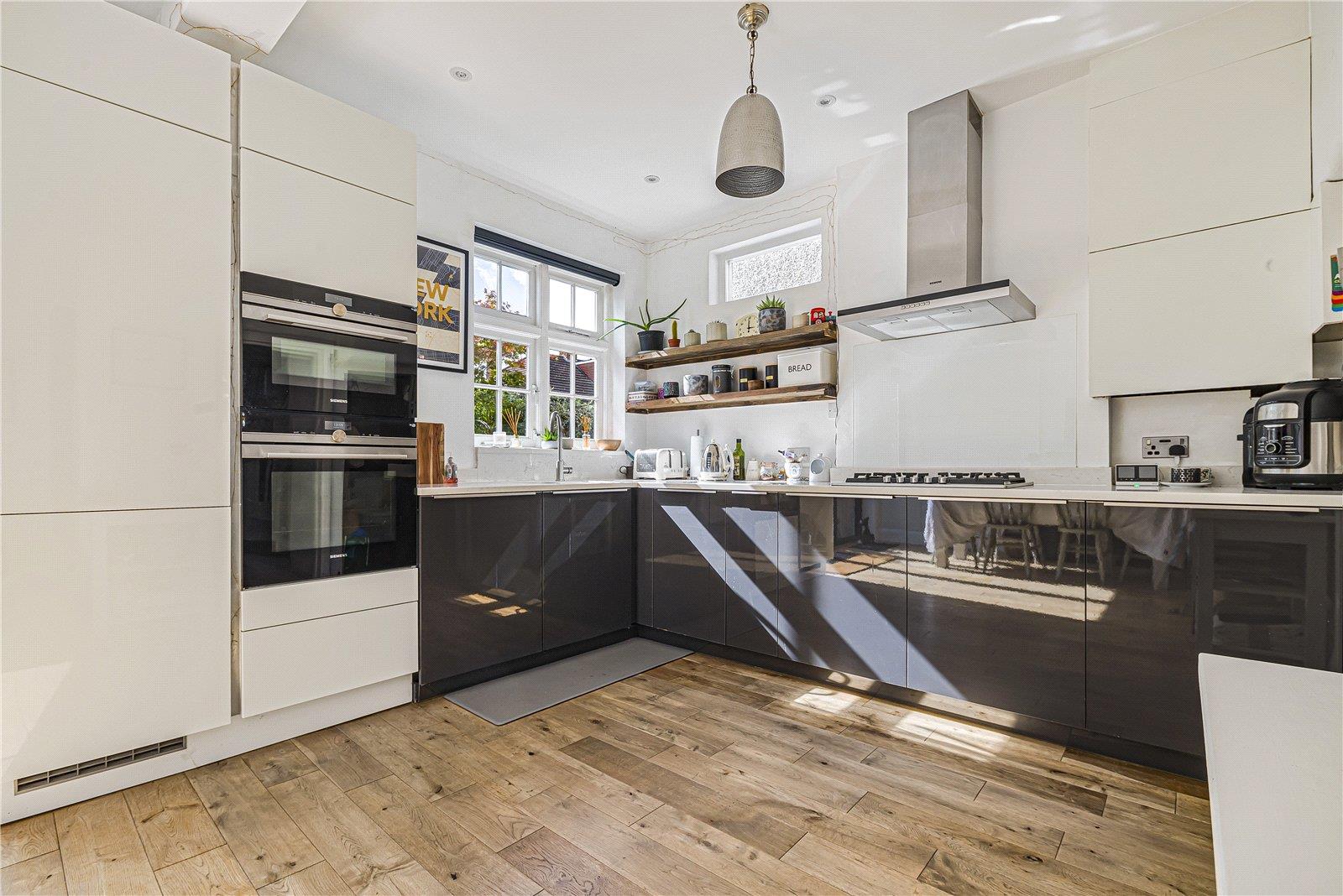 Property Image b57a4d2c-32f8-429d-88f9-3e1190205d66