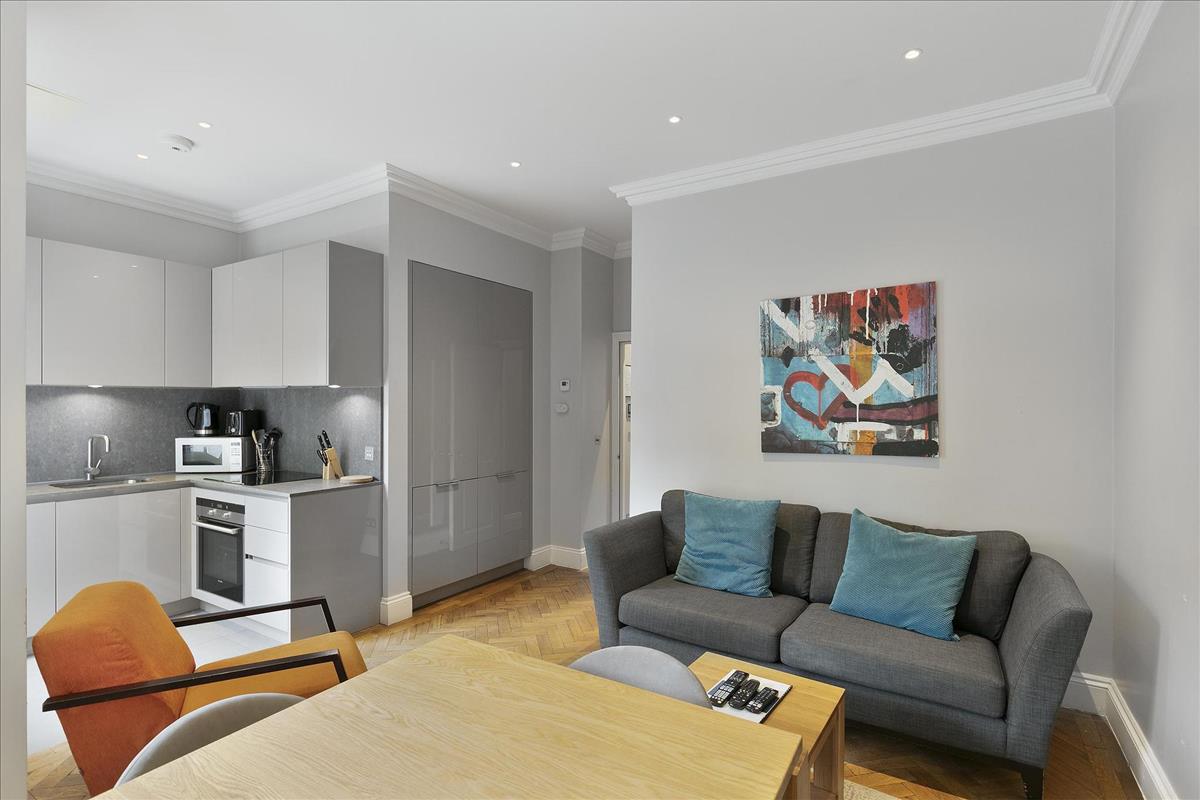 Property Image b583d502-8111-4836-8983-d5c263607d81