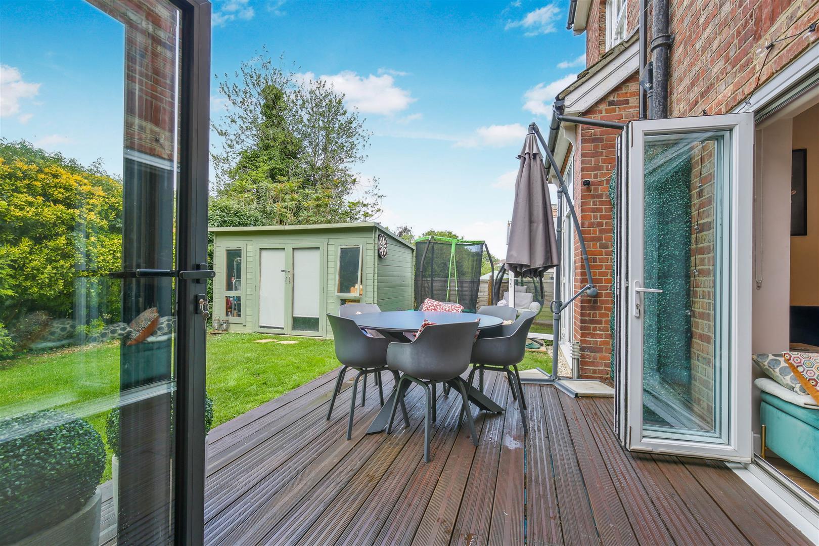 Property Image b592abf4-f827-47db-8a9e-230b0db011e3