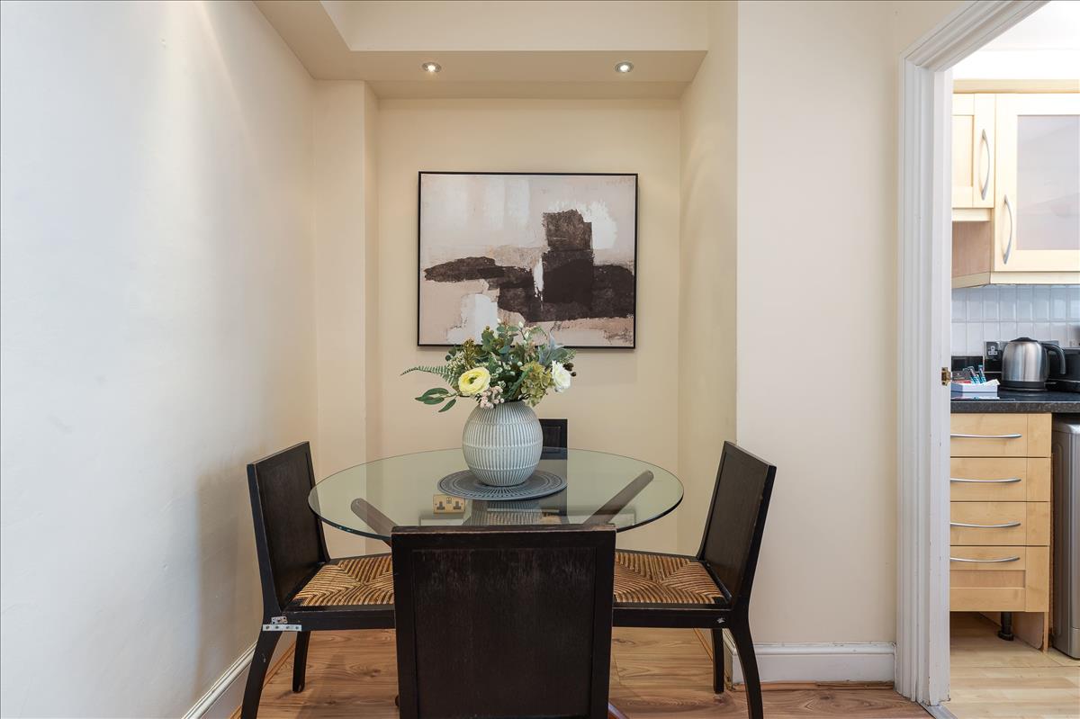 Property Image b59db179-f323-431d-8336-4240cf17d197
