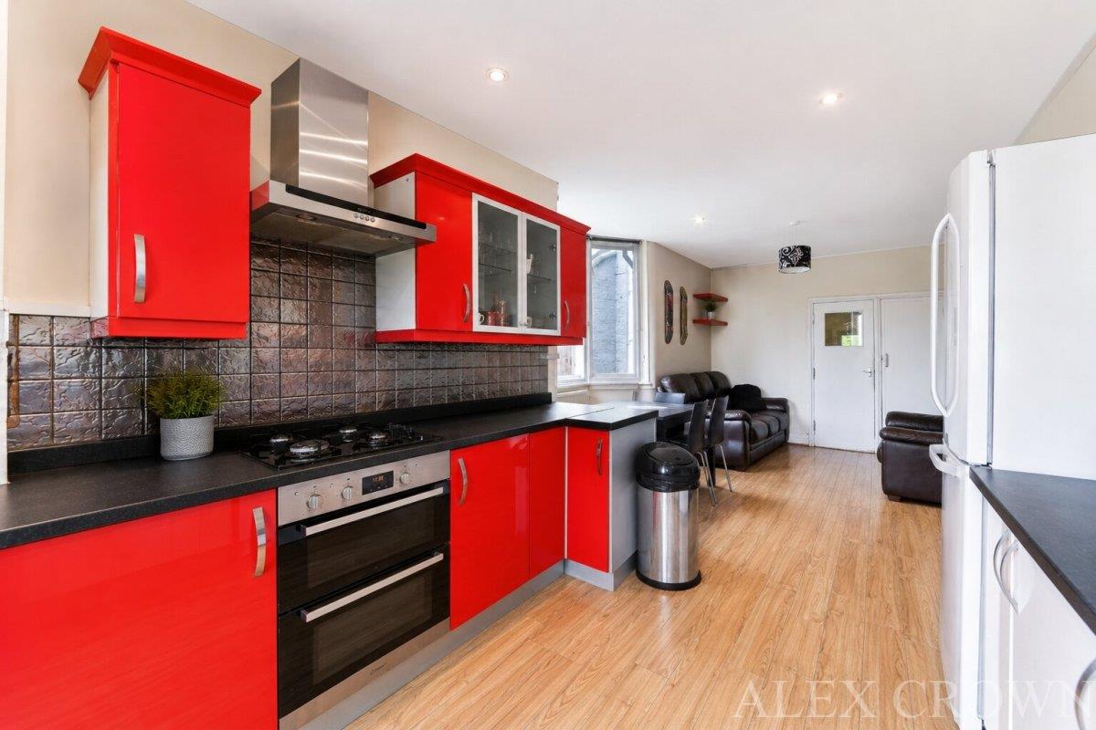 Property Image b61a7b24-a61f-463b-9cdd-52f7323062aa