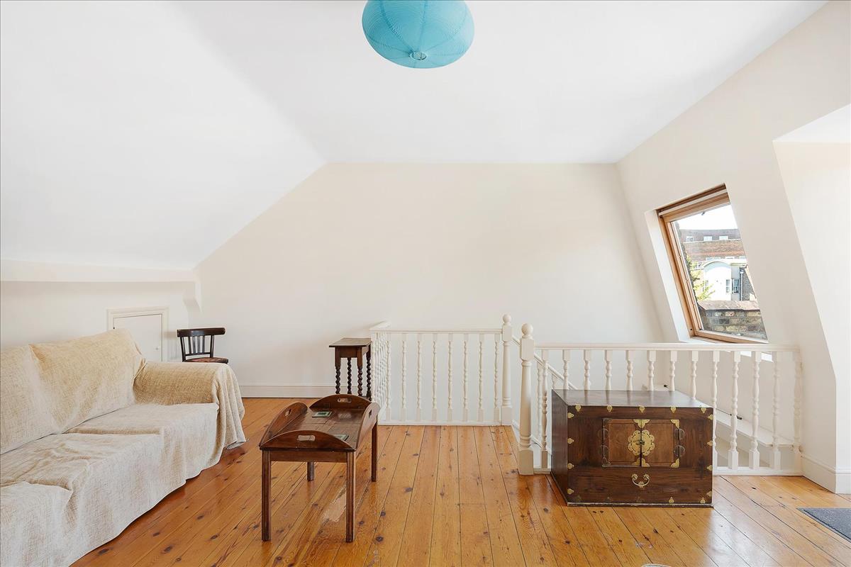 Property Image b6268863-2d46-4fdb-ac56-9c6408e3a7b7